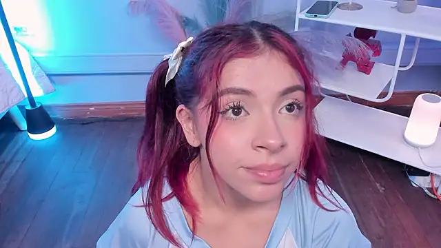 KathiaSaenz_: онлайн-секс-чат