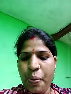 Show de Karishma_cute na webcam