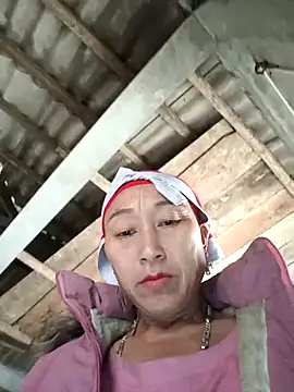 Ami-su Adlı Modelin Canlı XXX Sohbeti