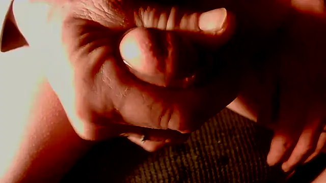 Chatroom XXX en direct de TheCockandBlonde