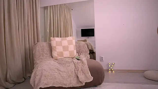 KylieJoyce Adlı Modelin Canlı XXX Sohbeti