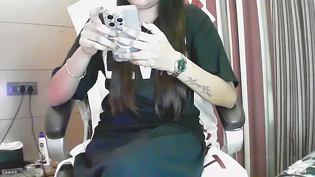 collage_hoty Adlı Modelin Canlı XXX Sohbeti