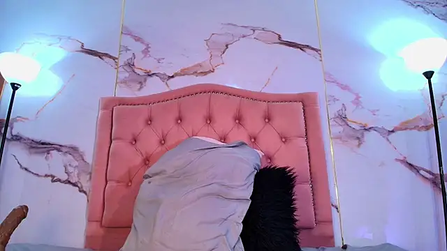 Chat +18 de AlyaThompson ao vivo