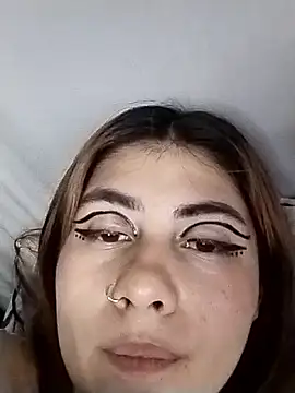 Emmyxxx: онлайн-секс-чат