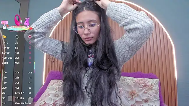 Chat +18 de NayeCloud ao vivo