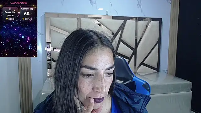 Chatroom XXX en direct de Maily_a_