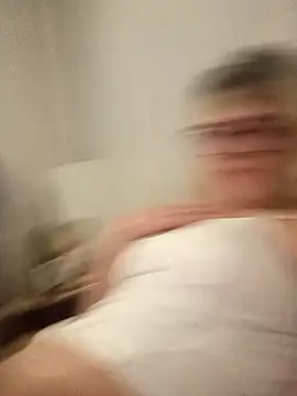 Chatroom XXX en direct de BlondieTami