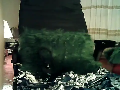 FallsForHerSmile live XXX chat