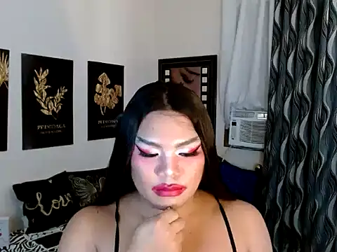 TSbrianaHugeCock Adlı Modelin Canlı XXX Sohbeti