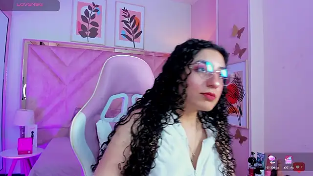 Chat XXX ao vivo de DemiJones_