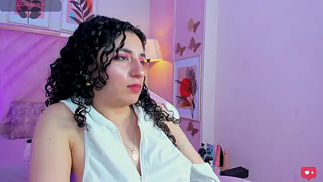 Chat XXX en directo de DemiJones_