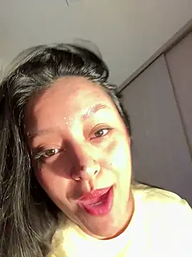 Chat +18 de kenndall_21 ao vivo