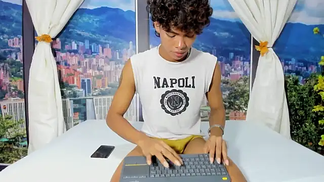 MilthonDelis Show Webcam