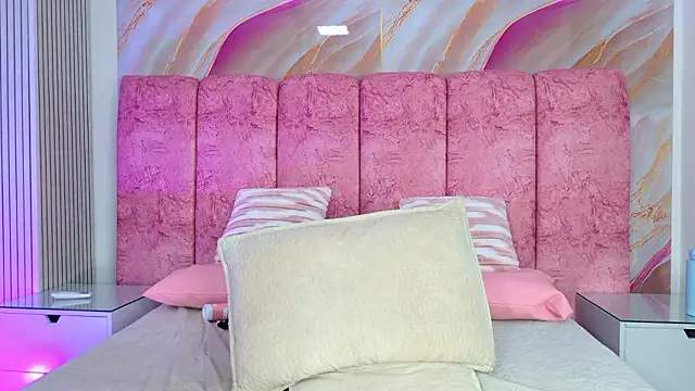 emmacurvy Chat XXX live