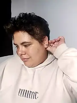 Hailey_Curvy élő XXX-chatje