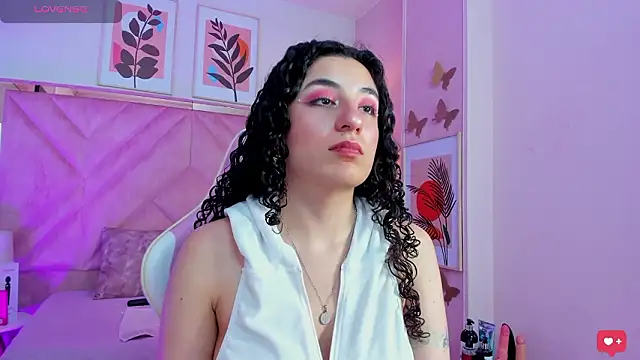 DemiJones_: онлайн-секс-чат