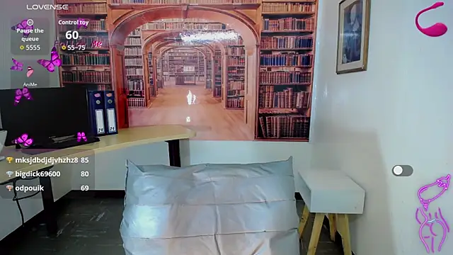 Tifany_Velanyer Show in webcam