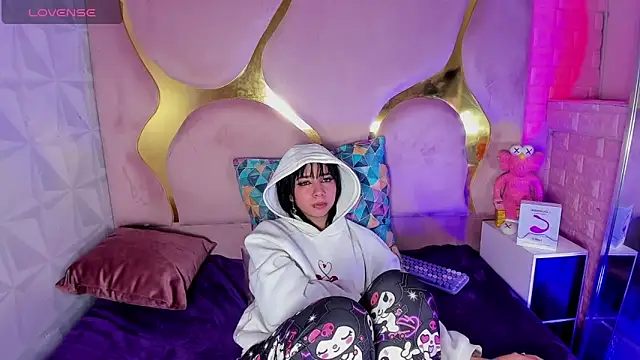 NaniiSisy élő XXX-chatje