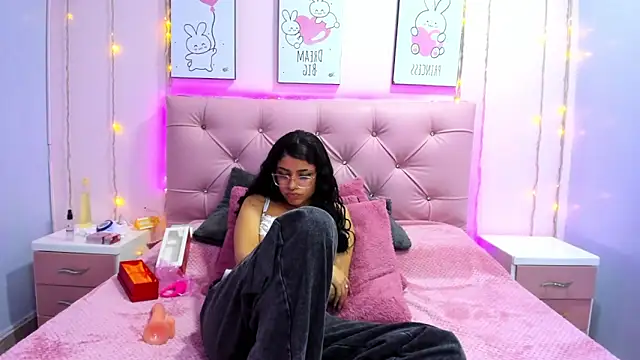 Issaa_Tyler Live XXX-chat