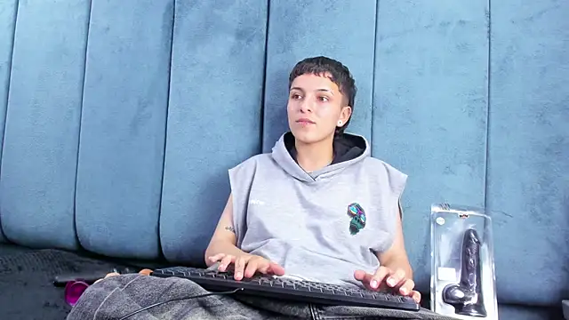 Megan_Thompson_ Adlı Modelin Canlı XXX Sohbeti