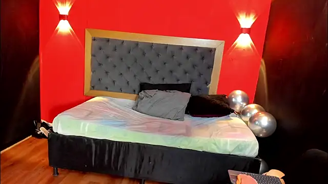 YayaHilton élő XXX-chatje