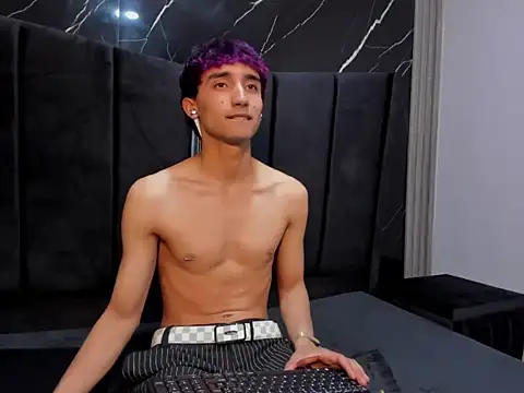 KrisX_hl webkamerás műsora