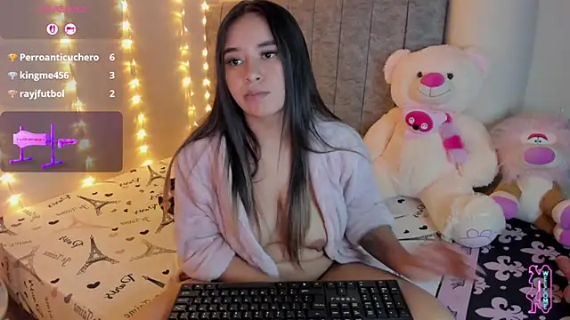 SaraCrow élő XXX-chatje