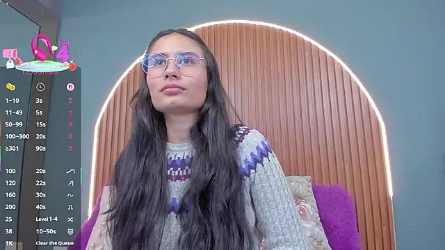 Chat +18 de NayeCloud ao vivo