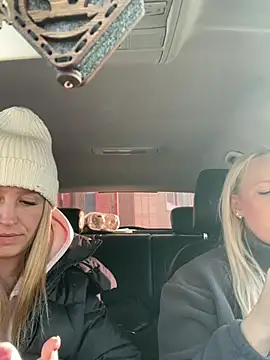 Pertunjukan Kamera Web MerlinDave