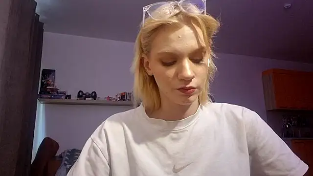 AuraNevera's Live XXX Chat