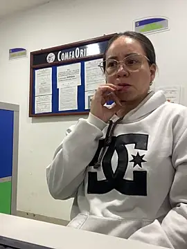 HealingHoneyn Live XXX chat