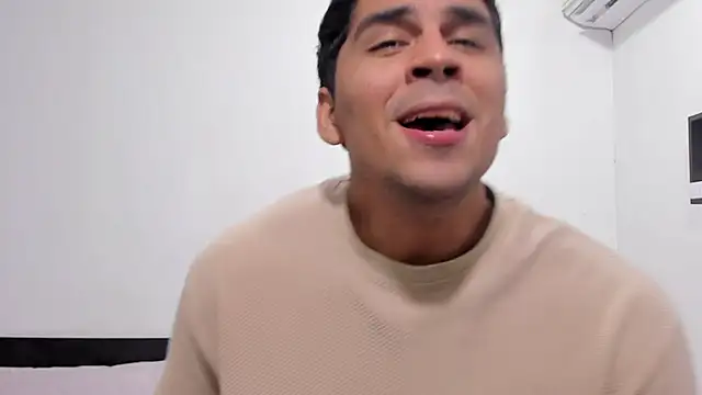 noah_belami: απευθείας συνομιλία ΧΧΧ