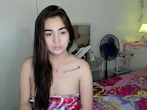 nica_doll 现场XXX聊天