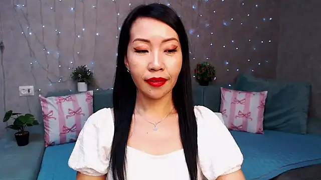 LiaPak élő XXX-chatje