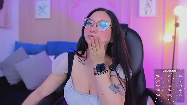 lucy_neil élő XXX-chatje