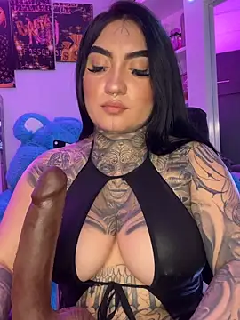 Chatroom XXX en direct de CloeeBeckam