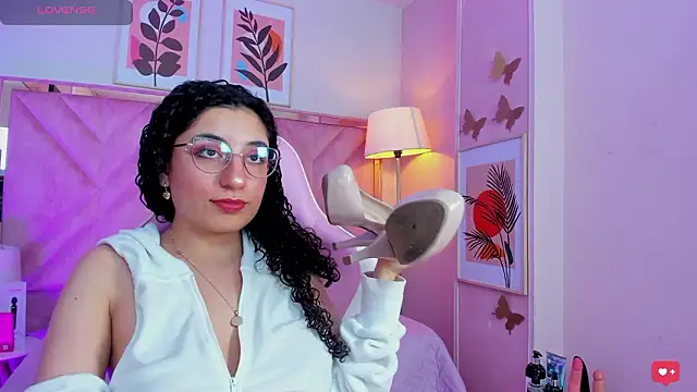 Chatroom XXX en direct de DemiJones_