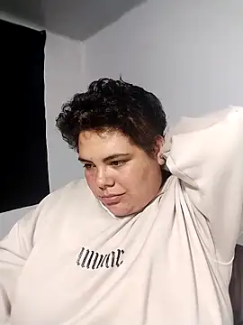 Chat XXX en directo de Hailey_Curvy