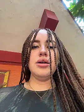 Chatroom XXX en direct de KiraSunshine