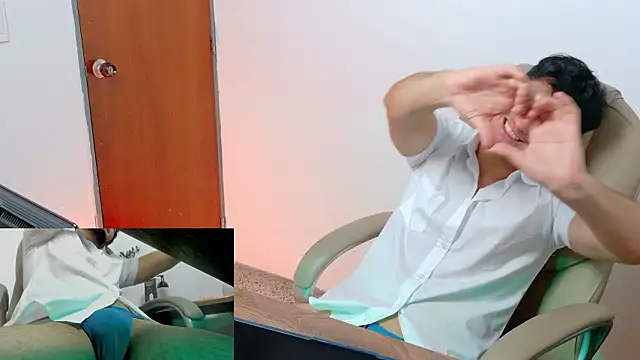 KaelSwitch Chat XXX in diretta