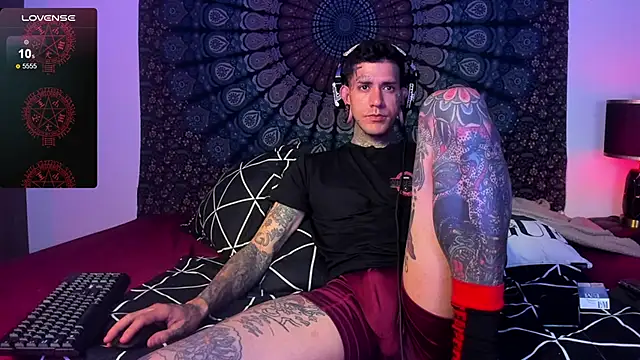 jhonny__ackerman 即時 XXX 聊天