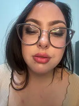 XXX chat uživo modela MileyGia