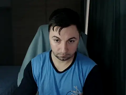 Pokazy przed kamerką – HankMalone