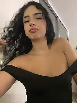 RosseMelody Adlı Modelin Canlı XXX Sohbeti