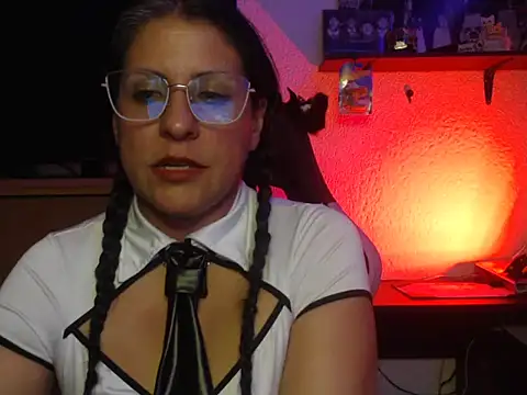 Chat XXX en directo de LucifernandaSw