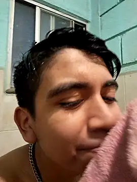 Chat XXX en directo de ElGiyuu25