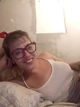 دردشة BlondieTami الجنسية المباشرة