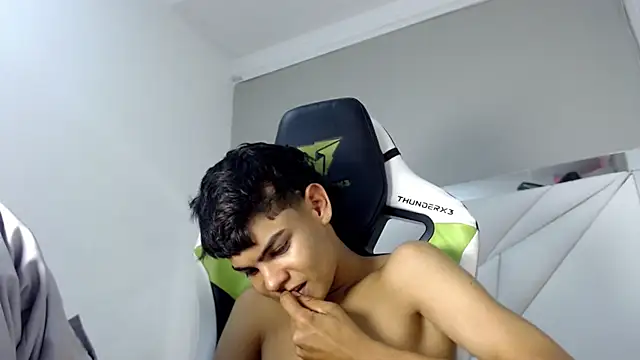 Chat XXX en directo de Lil_babyyy_