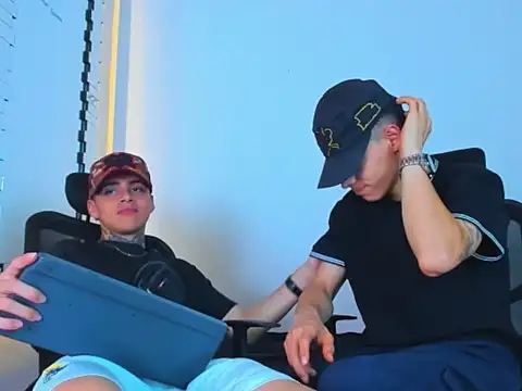 دردشة Thomas-Wil الجنسية المباشرة