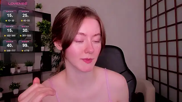 KateCuddleのライブXXXチャット